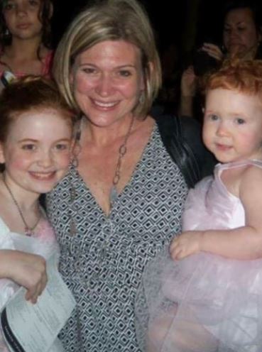 Lori Elizabeth Sink with her daughters